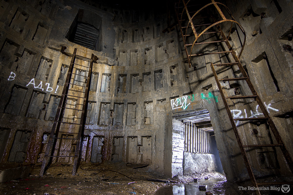 Above and below: the main shaft of the Askoldova Drain. Kyiv, Ukraine.