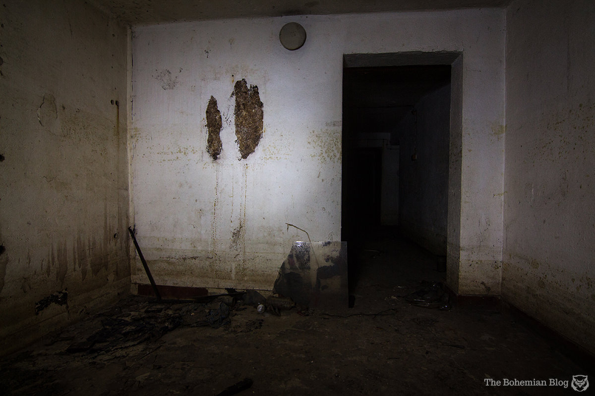 Walking from one room to the next, I realised the complex was larger than expected.