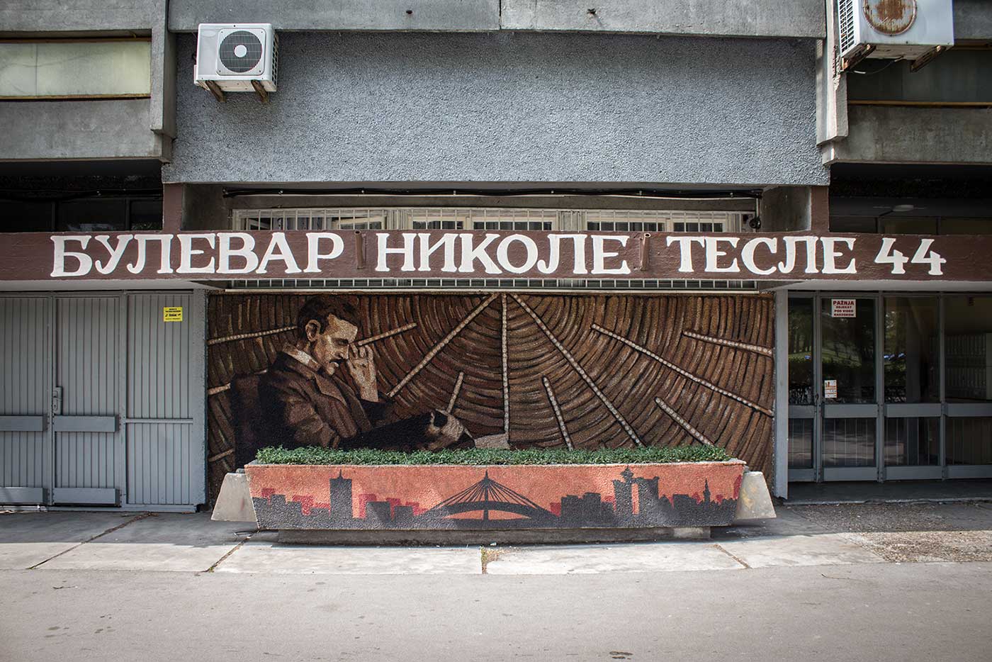 Tesla mural on the building at 44 Bulevar Nikole Tesle.