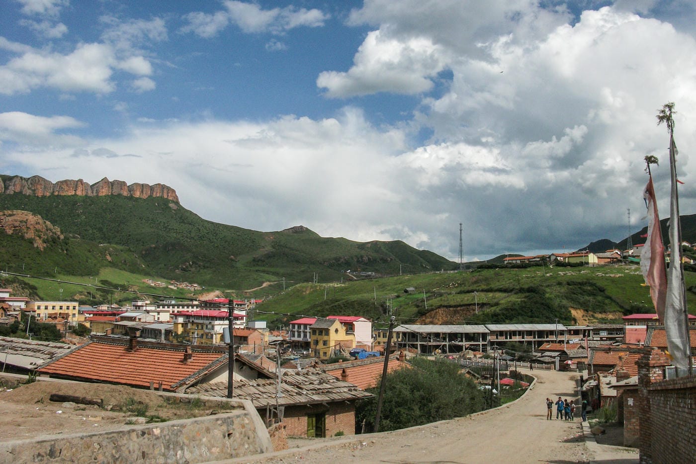 A Road Trip Through the Tibetan Plateau
