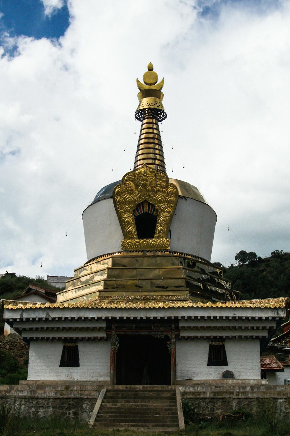 A Road Trip Through the Tibetan Plateau