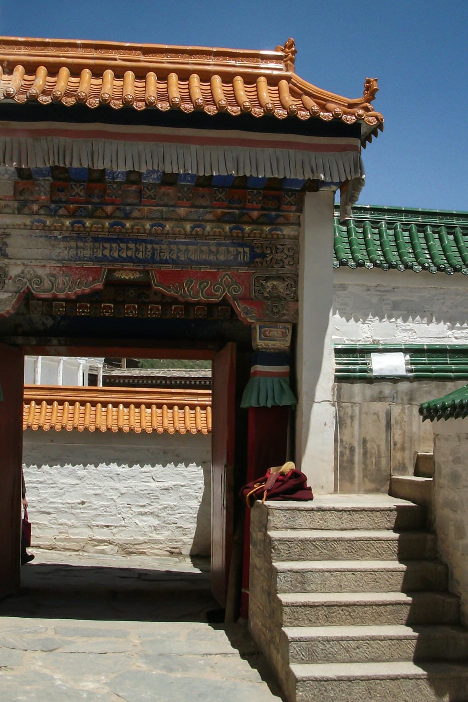 A Road Trip Through the Tibetan Plateau