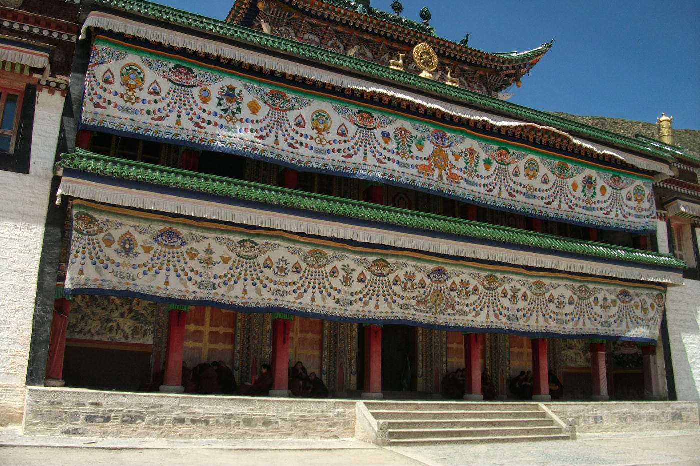 A Road Trip Through the Tibetan Plateau