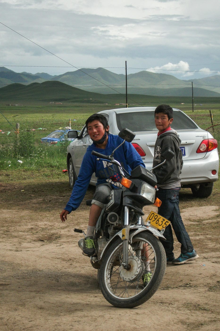 A Road Trip Through the Tibetan Plateau